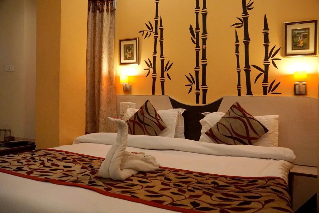 Hotel Laxmi Palace Удайпур Экстерьер фото